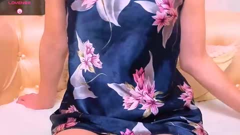 Snapshot of bom_mia_bom chatting on 02/10/26, 03:10 Mia online show from 02/10/26, 03:10