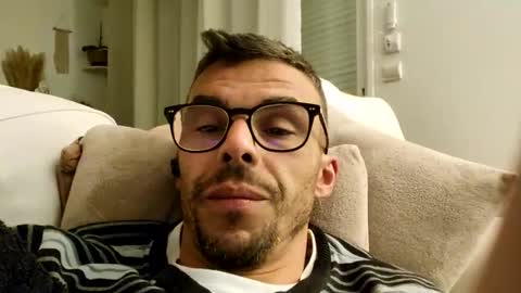 Snapshot of bomale89 chatting on 10/01/25, 07:09 bomale89 online show from 10/01/25, 07:09