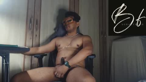 Snapshot of bombayfunk chatting on 02/18/26, 07:43 . online show from 02/18/26, 07:43