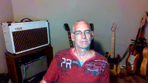 Snapshot of bomec40 chatting on 07/14/26, 12:57 Carl online show from 07/14/26, 12:57