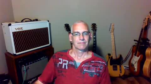 Snapshot of bomec40 chatting on 07/19/26, 01:31 Carl online show from 07/19/26, 01:31