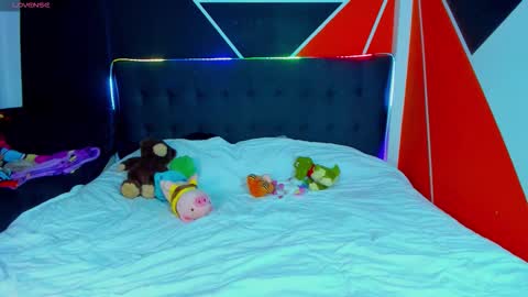 Snapshot of bonbon_lux chatting on 10/10/25, 11:48 BON BON online show from 10/10/25, 11:48