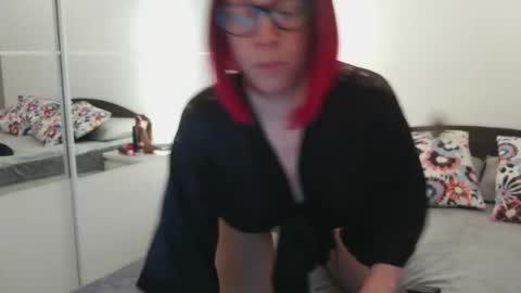 Snapshot of bonbonsitos_69 chatting on 02/24/26, 07:12 Lucy online show from 02/24/26, 07:12