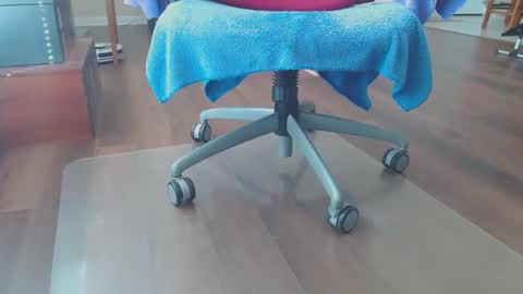 FRECKLES online show from 12/18/25, 02:45