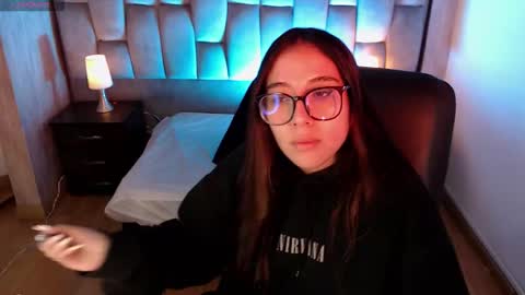 bonnali_lune online show from 02/15/26, 12:58