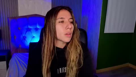 bonnali_lune online show from 05/21/26, 05:03