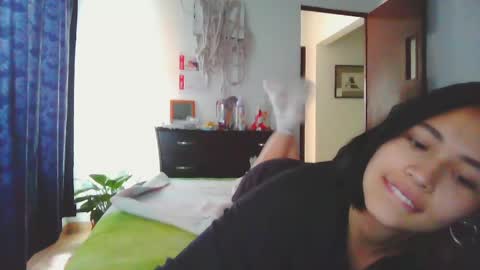 Snapshot of bonnie_1s chatting on 04/06/26, 04:08 Bonnie online show from 04/06/26, 04:08