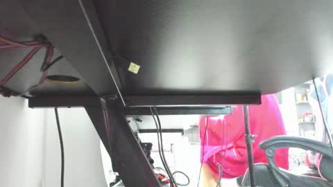 Snapshot of bonnie_bu chatting on 11/10/25, 06:51 becky online show from 11/10/25, 06:51