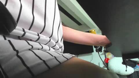 Snapshot of bonnie_bu chatting on 11/25/25, 07:25 becky online show from 11/25/25, 07:25