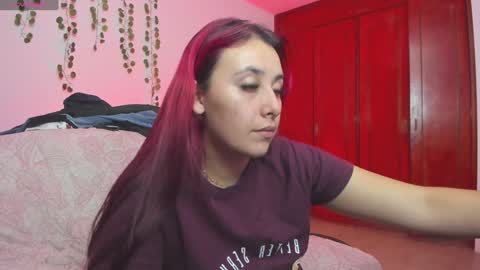 Bonnie Help me reach 500 likes online show from 01/11/25, 10:51