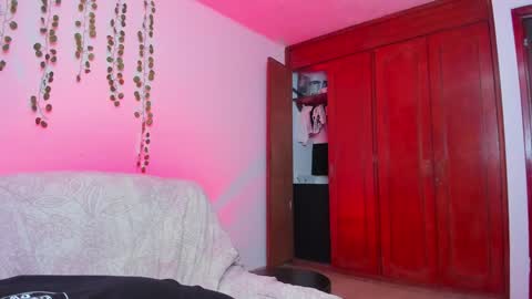 Bonnie Help me reach 500 likes online show from 01/19/25, 11:21