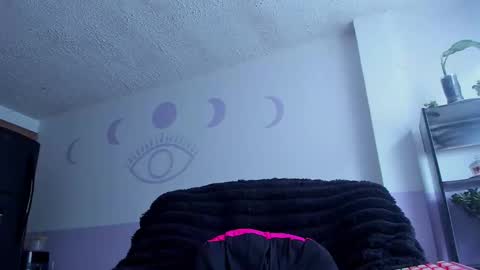 Bonnie Help me reach 500 likes online show from 11/22/25, 06:51