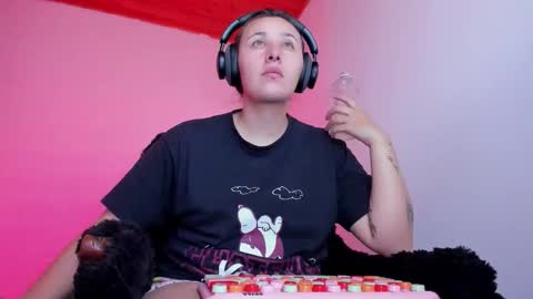 Bonnie Help me reach 500 likes online show from 01/09/26, 08:21