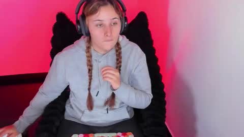 Bonnie Help me reach 500 likes online show from 01/31/26, 08:07