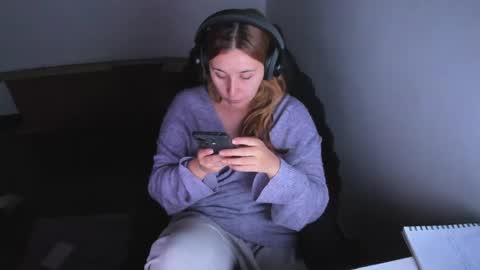 Bonnie Help me reach 500 likes online show from 04/15/26, 11:27