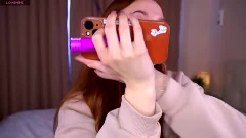 Snapshot of bonniecannon chatting on 09/10/25, 04:01 Grace online show from 09/10/25, 04:01