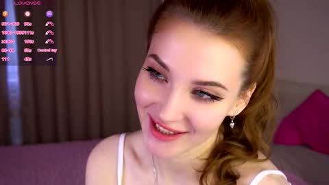 Snapshot of bonniecannon chatting on 09/25/25, 04:38 Grace online show from 09/25/25, 04:38