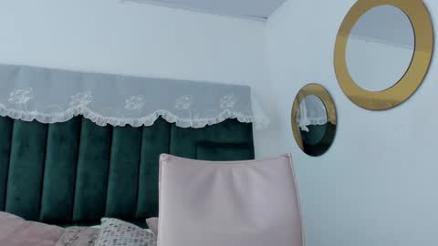 Snapshot of bonniecute_ chatting on 01/19/25, 02:38 online show from 01/19/25, 02:38