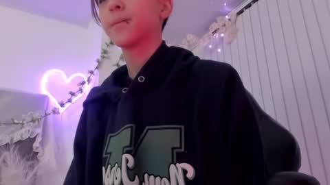 Snapshot of bonniecute_ chatting on 01/25/25, 11:44 online show from 01/25/25, 11:44