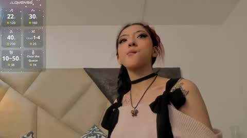 Snapshot of bonniecute_ chatting on 09/27/25, 12:15 online show from 09/27/25, 12:15