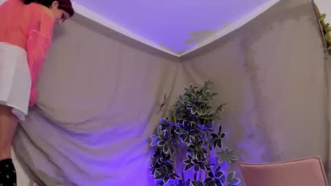 Snapshot of bonniecute_ chatting on 10/10/25, 11:48 online show from 10/10/25, 11:48