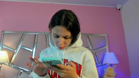 Snapshot of bonniepark_ chatting on 01/06/25, 12:24 Bonnie online show from 01/06/25, 12:24