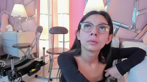 Snapshot of bonniepark_ chatting on 01/13/25, 03:47 Bonnie online show from 01/13/25, 03:47