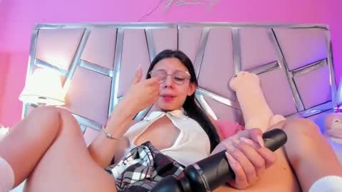 Snapshot of bonniepark_ chatting on 03/05/25, 02:56 Bonnie online show from 03/05/25, 02:56