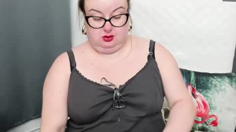 Snapshot of bonnieshining chatting on 12/21/24, 08:18 Bonnie online show from 12/21/24, 08:18