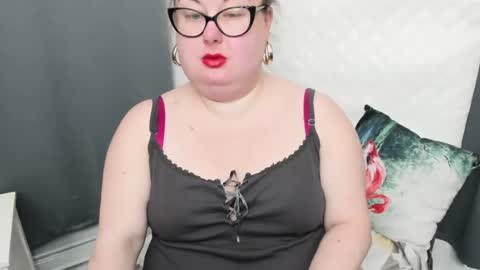 Snapshot of bonnieshining chatting on 01/05/25, 10:10 Bonnie online show from 01/05/25, 10:10