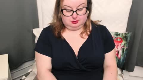 Snapshot of bonnieshining chatting on 01/27/25, 04:52 Bonnie online show from 01/27/25, 04:52