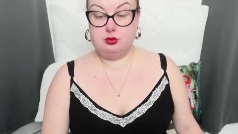 Snapshot of bonnieshining chatting on 03/04/25, 01:28 Bonnie online show from 03/04/25, 01:28