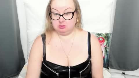 Snapshot of bonnieshining chatting on 11/05/25, 05:29 Bonnie online show from 11/05/25, 05:29