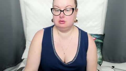 Snapshot of bonnieshining chatting on 11/29/25, 06:49 Bonnie online show from 11/29/25, 06:49