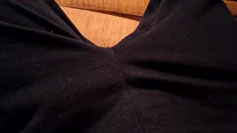 bonny8723 online show from 04/12/26, 08:36