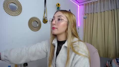 Soffy Brooks Independent model online show from 03/05/25, 03:08