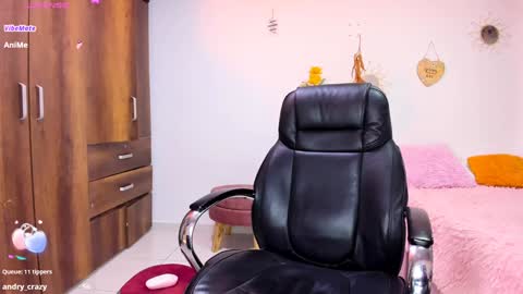 Snapshot of bonny_greylm chatting on 01/13/25, 09:42 sofia online show from 01/13/25, 09:42