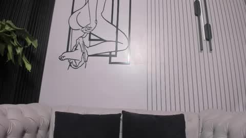 Snapshot of bonny_petite chatting on 03/25/26, 11:16 Vicky online show from 03/25/26, 11:16