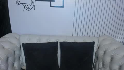 Snapshot of bonny_petite chatting on 04/15/26, 12:23 Vicky online show from 04/15/26, 12:23