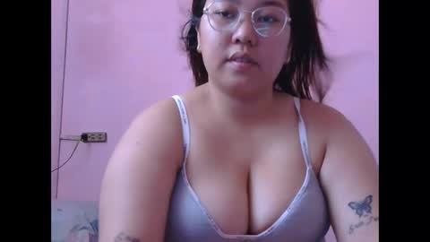 Snapshot of boobsiemarie chatting on 06/11/26, 06:55 MommyMarie-Singlemom of 2. online show from 06/11/26, 06:55