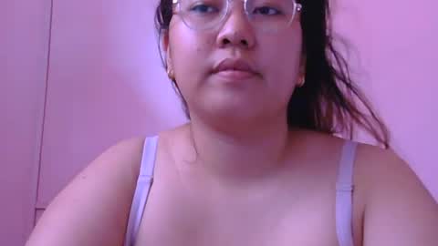 Snapshot of boobsiemarie chatting on 06/21/26, 07:44 MommyMarie-Singlemom of 2. online show from 06/21/26, 07:44