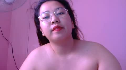Snapshot of boobsiemarie chatting on 07/05/26, 02:18 MommyMarie-Singlemom of 2. online show from 07/05/26, 02:18