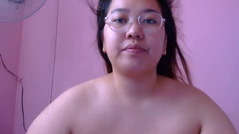 Snapshot of boobsiemarie chatting on 07/13/26, 05:21 MommyMarie-Singlemom of 2. online show from 07/13/26, 05:21