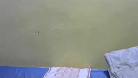 Snapshot of booby_girl01 chatting on 04/09/26, 09:04 booby_girl01 online show from 04/09/26, 09:04