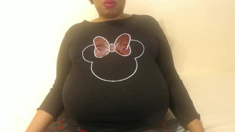 Snapshot of boobyqueen24 chatting on 10/02/25, 04:08 boobyqueen online show from 10/02/25, 04:08