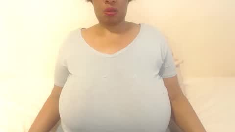 Snapshot of boobyqueen24 chatting on 10/08/25, 06:00 boobyqueen online show from 10/08/25, 06:00