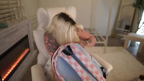 Miley online show from 02/09/25, 04:25