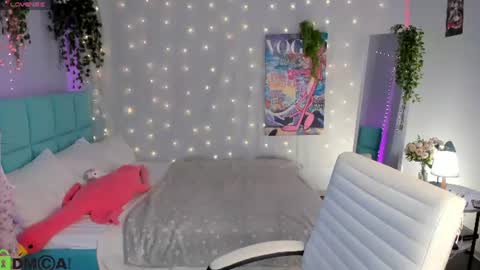 Snapshot of booozekirs_ chatting on 06/23/26, 02:53 Milena online show from 06/23/26, 02:53