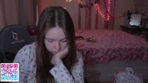 Snapshot of booozekirs_ chatting on 07/01/26, 02:57 Milena online show from 07/01/26, 02:57