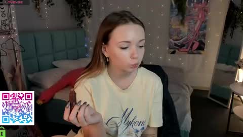 Snapshot of booozekirs_ chatting on 07/21/26, 02:58 Milena online show from 07/21/26, 02:58